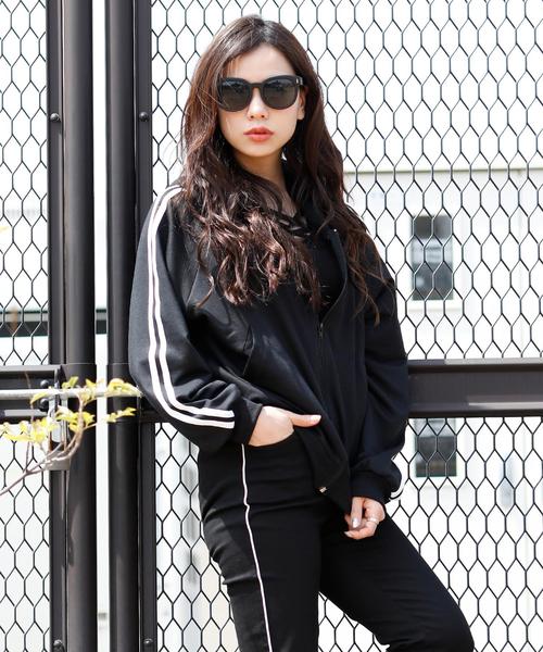 Girly Doll(ガーリードール)の「ラインパーカ(パーカー・レディース・ベージュ/ブラック/グレー/ネイビー/ダークグレー/グリーン/イエロー/グレー系その他/ベージュ系その他/ブラック系その他・1/2)」の16枚目の写真