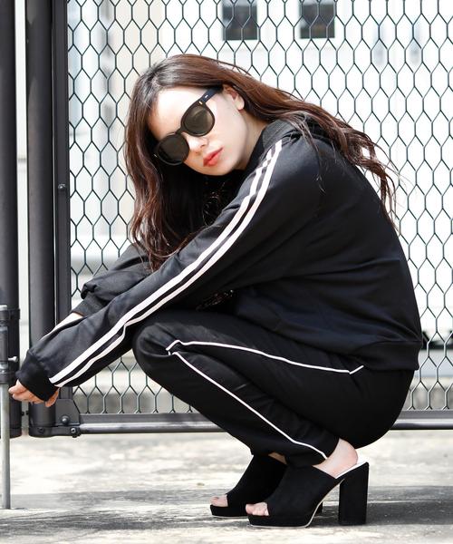 Girly Doll(ガーリードール)の「ラインパーカ(パーカー・レディース・ベージュ/ブラック/グレー/ネイビー/ダークグレー/グリーン/イエロー/グレー系その他/ベージュ系その他/ブラック系その他・1/2)」の18枚目の写真