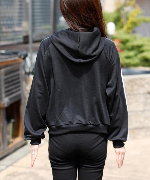 Girly Doll(ガーリードール)の「ラインパーカ(パーカー・レディース・ベージュ/ブラック/グレー/ネイビー/ダークグレー/グリーン/イエロー/グレー系その他/ベージュ系その他/ブラック系その他・1/2)」の21枚目の写真