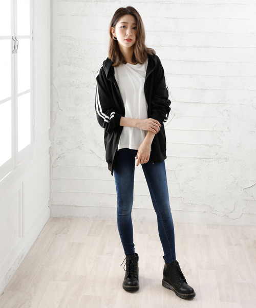 Girly Doll(ガーリードール)の「ラインパーカ(パーカー・レディース・ベージュ/ブラック/グレー/ネイビー/ダークグレー/グリーン/イエロー/グレー系その他/ベージュ系その他/ブラック系その他・1/2)」の3枚目の写真