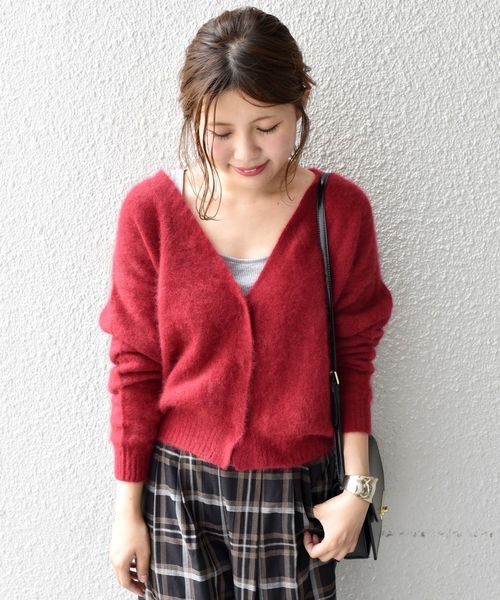 Khaju(カージュ)の「Khaju:Vネックベーシックカーディガン◇◇(カーディガン/ボレロ・レディース・ベージュ/ネイビー/レッド・ONE SIZE)」の1枚目の写真