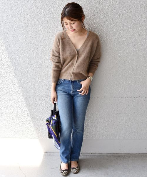 Khaju(カージュ)の「Khaju:Vネックベーシックカーディガン◇◇(カーディガン/ボレロ・レディース・ベージュ/ネイビー/レッド・ONE SIZE)」の4枚目の写真