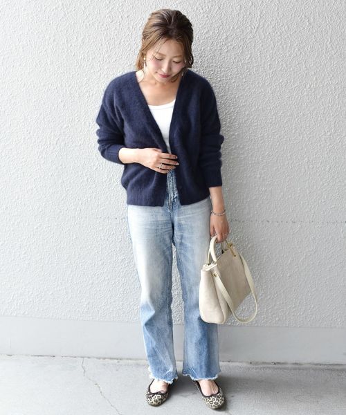 Khaju(カージュ)の「Khaju:Vネックベーシックカーディガン◇◇(カーディガン/ボレロ・レディース・ベージュ/ネイビー/レッド・ONE SIZE)」の6枚目の写真