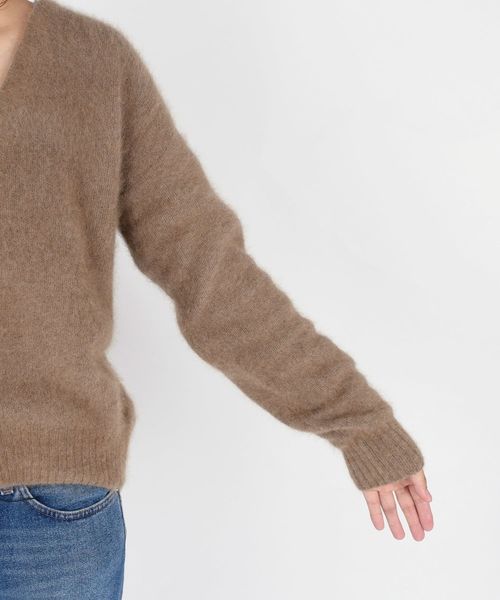 Khaju(カージュ)の「Khaju:Vネックベーシックカーディガン◇◇(カーディガン/ボレロ・レディース・ベージュ/ネイビー/レッド・ONE SIZE)」の11枚目の写真