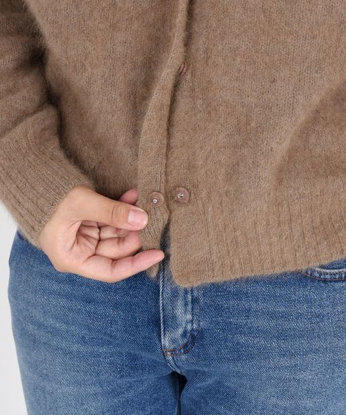 Khaju(カージュ)の「Khaju:Vネックベーシックカーディガン◇◇(カーディガン/ボレロ・レディース・ベージュ/ネイビー/レッド・ONE SIZE)」の12枚目の写真
