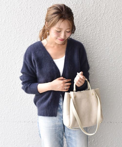 Khaju(カージュ)の「Khaju:Vネックベーシックカーディガン◇◇(カーディガン/ボレロ・レディース・ベージュ/ネイビー/レッド・ONE SIZE)」の13枚目の写真
