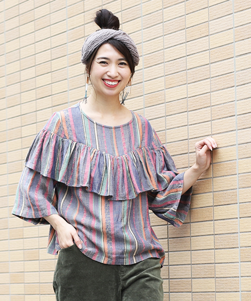 チチカカ（チチカカ）の「ファーねじれヘアバンド（ヘアバンド・レディース・ブラウン/グレー/アイボリー・FREE）」の12枚目の写真