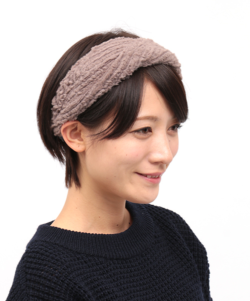 チチカカ（チチカカ）の「ファーねじれヘアバンド（ヘアバンド・レディース・ブラウン/グレー/アイボリー・FREE）」の10枚目の写真
