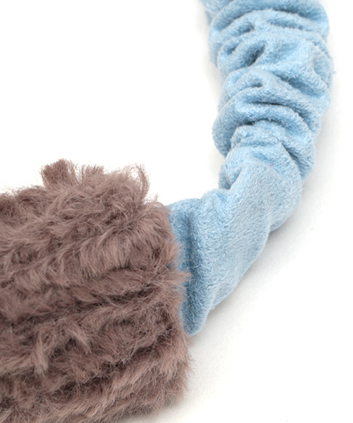 チチカカ（チチカカ）の「ファーねじれヘアバンド（ヘアバンド・レディース・ブラウン/グレー/アイボリー・FREE）」の8枚目の写真