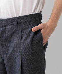 E.TAUTZ(イートウツ)　ウールスラックス【新品未使用】 E.TAUTZ（イートウツ）の「＜E.TAUTZ ＞ PLEATED TROUSERS