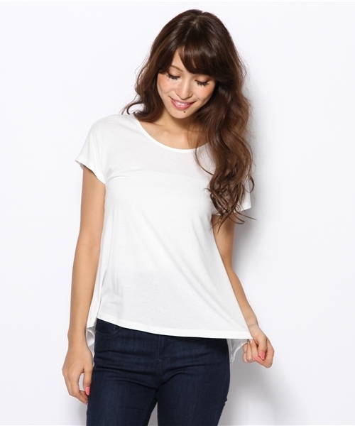 AZUL ENCANTO(アズールエンカント)の「カット&シフォンダウンスリーブTOPS(Tシャツ/カットソー・レディース・ブラック/ホワイト/ブルー・SMALL/MEDIUM/LARGE)」の2枚目の写真