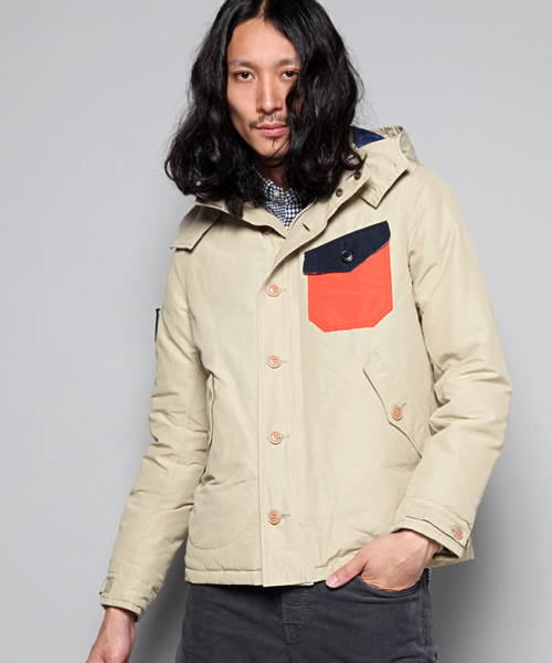 HYSTERIC GLAMOUR(ヒステリックグラマー)の「フーデッドJK(ダウンジャケット/コート・メンズ・ベージュ/オレンジ/ネイビー/ブラック・MEDIUM/SMALL/LARGE)」の2枚目の写真