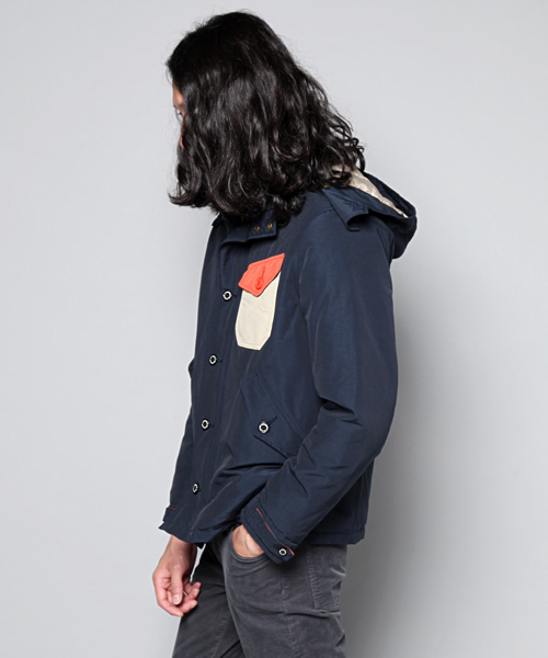HYSTERIC GLAMOUR(ヒステリックグラマー)の「フーデッドJK(ダウンジャケット/コート・メンズ・ベージュ/オレンジ/ネイビー/ブラック・MEDIUM/SMALL/LARGE)」の5枚目の写真
