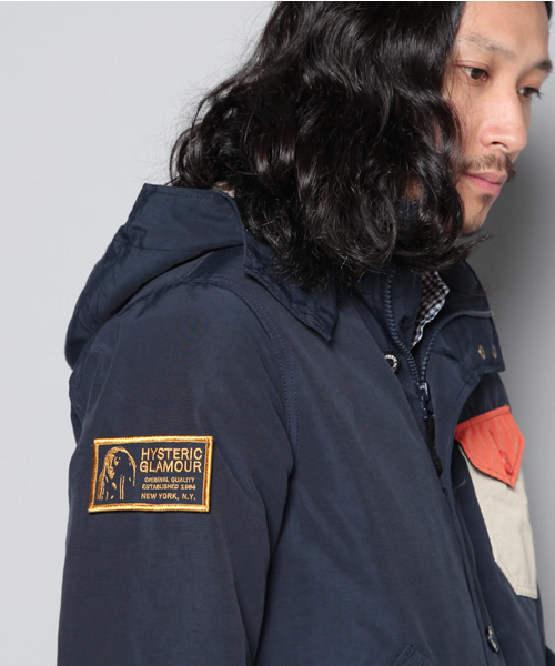 HYSTERIC GLAMOUR(ヒステリックグラマー)の「フーデッドJK(ダウンジャケット/コート・メンズ・ベージュ/オレンジ/ネイビー/ブラック・MEDIUM/SMALL/LARGE)」の11枚目の写真