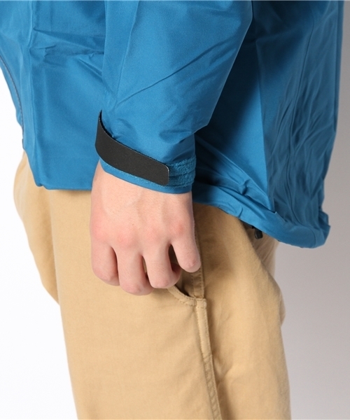 BEAMS(ビームス)の「ARC'TERYX / ALPHA LT JACKET(マウンテンパーカー・メンズ・ブルー系その他・SMALL/MEDIUM)」の9枚目の写真