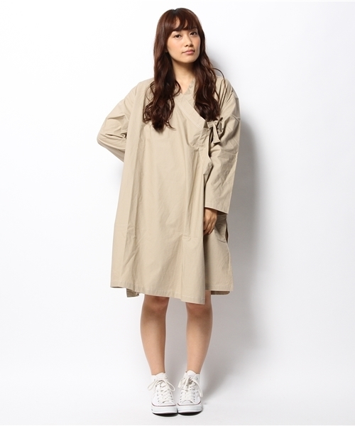 BEAMS BOY(ビームスボーイ)の「◎BEAMS BOY / ダンプ メディカル ワンピース(ワンピース・レディース・ベージュ/ネイビー・ONE SIZE)」の1枚目の写真