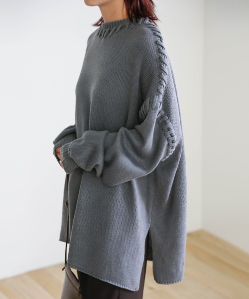select MOCA(セレクトモカ)の「2020 A/W デザインステッチオーバーニット/ラウンドネックサイドスリットリブ袖オーバーサイズニット(ニット/セーター)」|サックスブルー