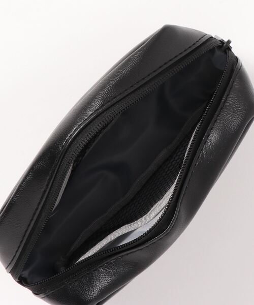 Fun & Daily(ファンアンドデイリー)の「F&D : 13インチ PU Leather PC Case(PC・タブレットケース・メンズ・ブラック/グレー/ブラウン/ピンク・FREE)」の5枚目の写真