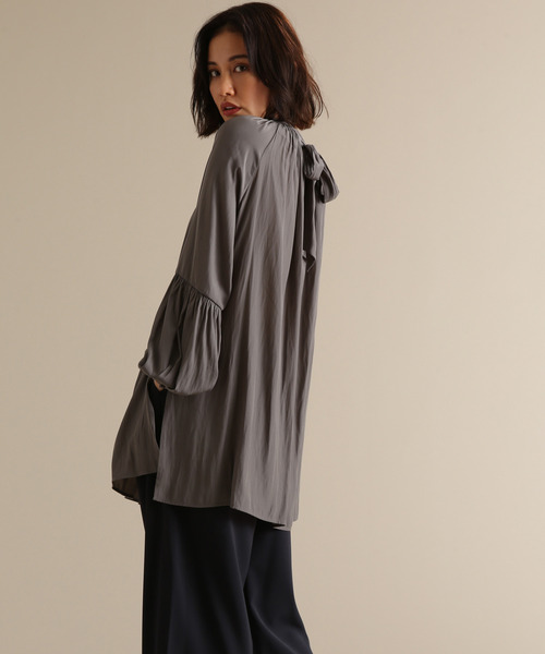 Tiara（ティアラ）の「袖ボリュームハイネックブラウス（シャツ/ブラウス・レディース・ピンク/ブラック/グレー/グレー系その他・FREE）」の3枚目の写真