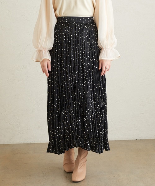 natural couture（ナチュラルクチュール）の「クリンクルサテンドットスカート（スカート・レディース・オフホワイト/ブラック・FREE）」の11枚目の写真