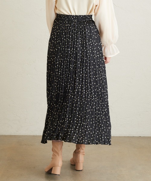 natural couture（ナチュラルクチュール）の「クリンクルサテンドットスカート（スカート・レディース・オフホワイト/ブラック・FREE）」の13枚目の写真