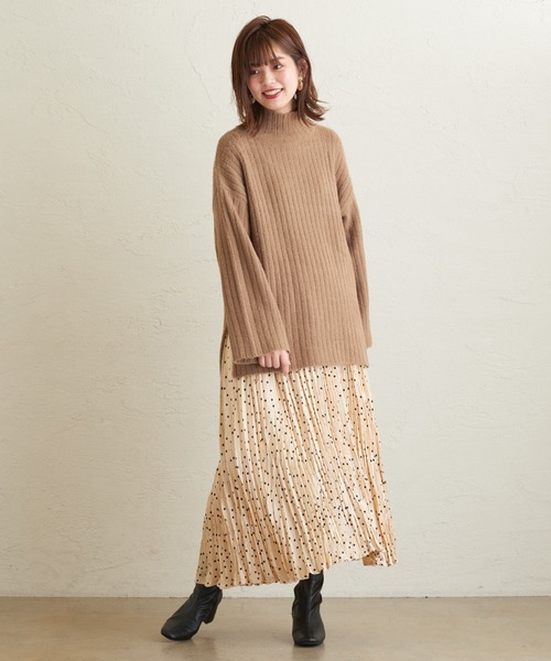 natural couture（ナチュラルクチュール）の「クリンクルサテンドットスカート（スカート・レディース・オフホワイト/ブラック・FREE）」の6枚目の写真