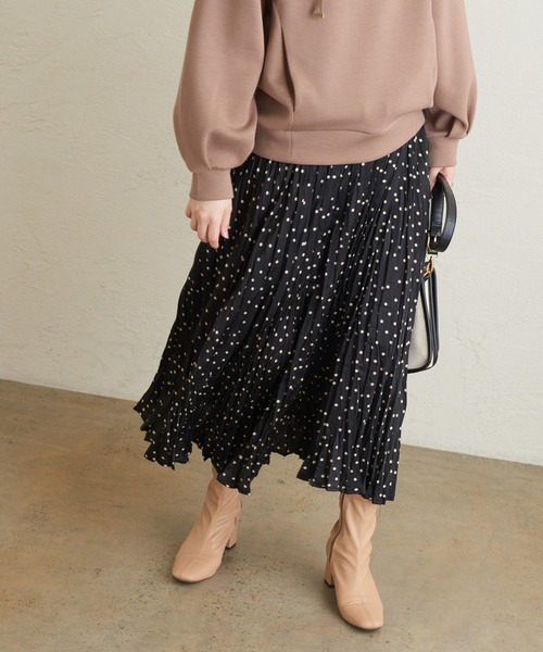 natural couture（ナチュラルクチュール）の「クリンクルサテンドットスカート（スカート・レディース・オフホワイト/ブラック・FREE）」の8枚目の写真