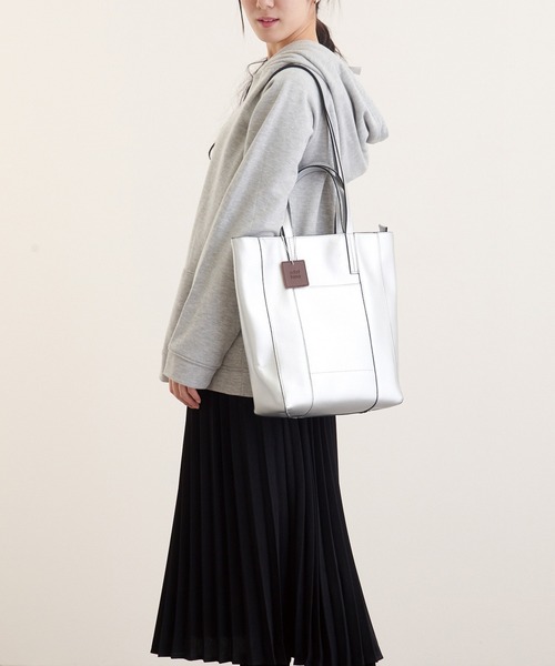 LUGG NAGG(ラグナグ)の「【addottona】 2WAY縦型大容量トートバッグ(トートバッグ・レディース・ブラック/シルバー/ベージュ・FREE)」の16枚目の写真