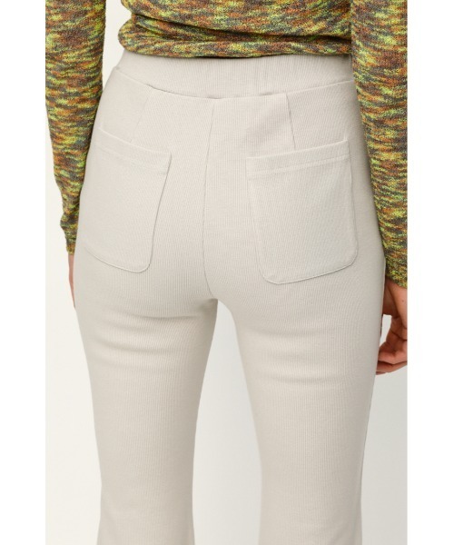 SLY(スライ)の「RELAX RIB FLARE PT リラックス リブ フレアパンツ(スラックス・レディース・パープル/ブラック/アイボリー・2/1)」の11枚目の写真