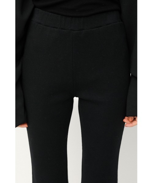 SLY(スライ)の「RELAX RIB FLARE PT リラックス リブ フレアパンツ(スラックス・レディース・パープル/ブラック/アイボリー・2/1)」の18枚目の写真