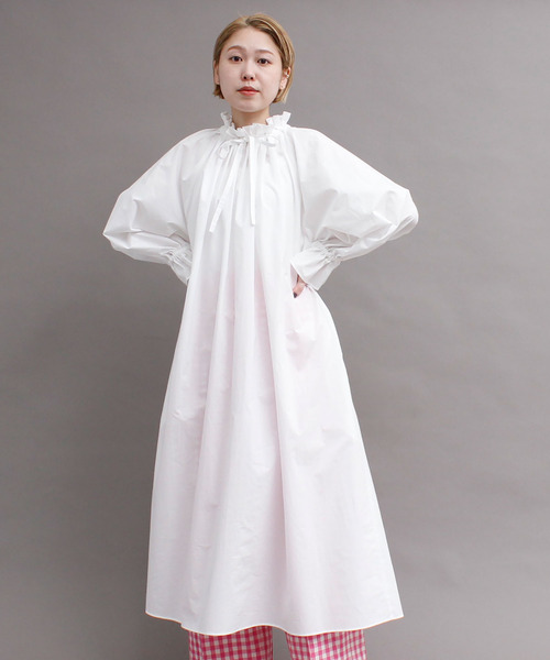 I am I in fact...（アイアムアイインファクト）の「CM80タイプライター　タック衿ワンピース（ワンピース・レディース・ブラック/ホワイト・FREE）」の7枚目の写真