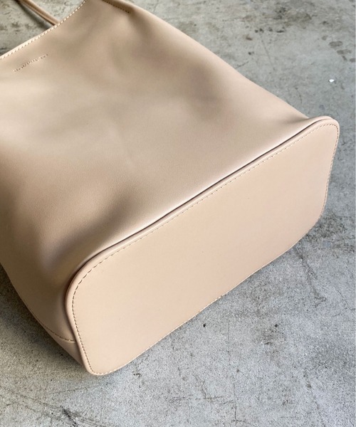COMMON WARE（コモンウェアー）の「ST:ROVERETO フェイクレザー/パイソン トートバッグ（トートバッグ・レディース・ブラック/ベージュ/ベージュ系その他・FREE）」の10枚目の写真