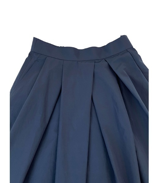 anuans（アニュアンス）の「ランダムタックボリュームスカート
