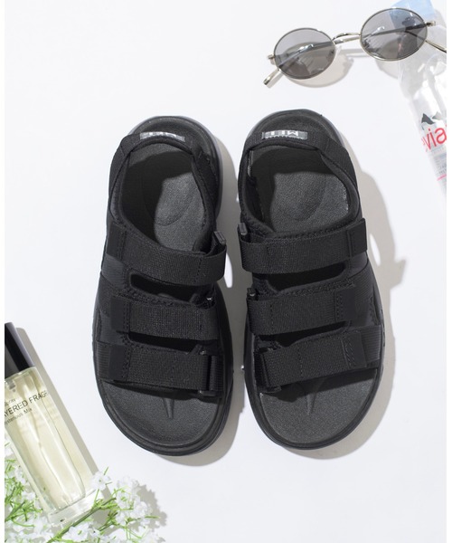 MEI（メイ）の「【MEI】リサイクルナイロン3ベルトサンダル（サンダル・メンズ・ブラック/ライトブラウン/ブラウン・23/26/25/28/24/27）」の2枚目の写真