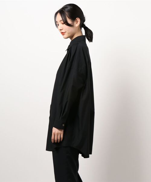 LOUNGEDRESS(ラウンジドレス)の「オーバーフィットシャツ(シャツ/ブラウス・レディース・ブルー/オフホワイト/ブラック・FREE)」の5枚目の写真