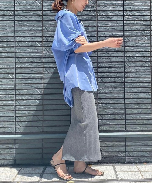 LOUNGEDRESS(ラウンジドレス)の「オーバーフィットシャツ(シャツ/ブラウス・レディース・ブルー/オフホワイト/ブラック・FREE)」の13枚目の写真