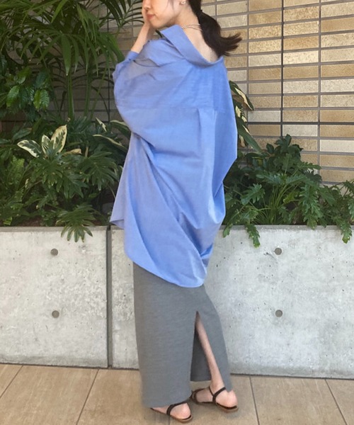 LOUNGEDRESS(ラウンジドレス)の「オーバーフィットシャツ(シャツ/ブラウス・レディース・ブルー/オフホワイト/ブラック・FREE)」の16枚目の写真