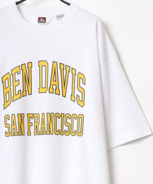 BEN DAVIS（ベンデイビス）の「BEN DAVIS/ベンデイビス EXTRA SMOOTH ビッグシルエット カレッジ ロゴ Tシャツ（Tシャツ/カットソー・メンズ）」