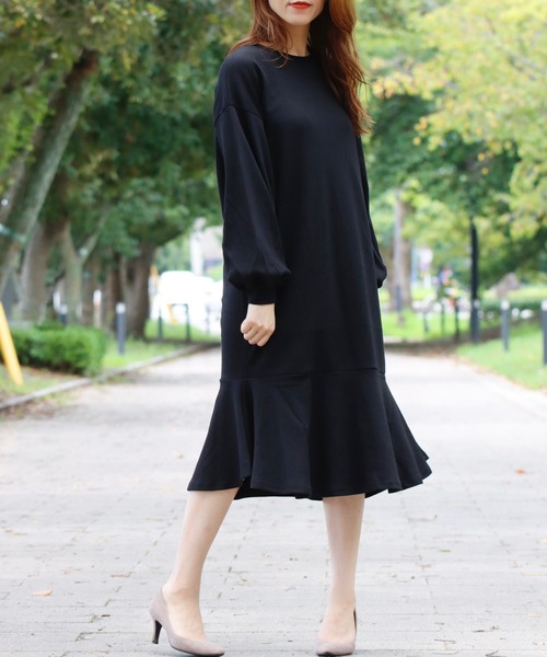 nina mew（ニーナミュウ）の「パフスリーブフレアスウェットワンピース（ワンピース・レディース・ピンク/ブラック・FREE）」の2枚目の写真