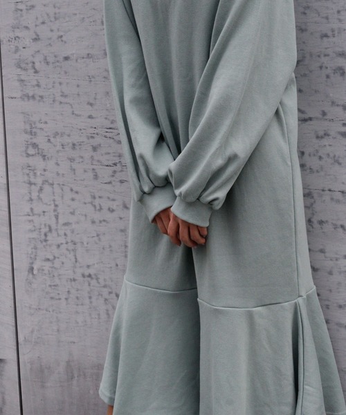 nina mew（ニーナミュウ）の「パフスリーブフレアスウェットワンピース（ワンピース・レディース・ピンク/ブラック・FREE）」の9枚目の写真