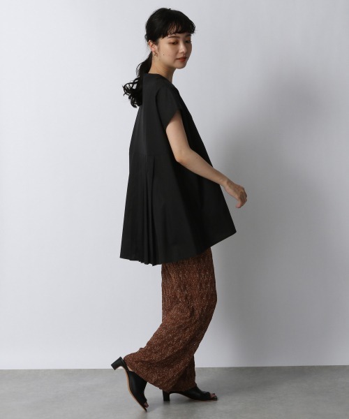 LOWRYS FARM(ローリーズファーム)の「タックシャツショートスリーブ 952035(シャツ/ブラウス・レディース・ブラック/オフホワイト/グリーン・FREE)」の16枚目の写真