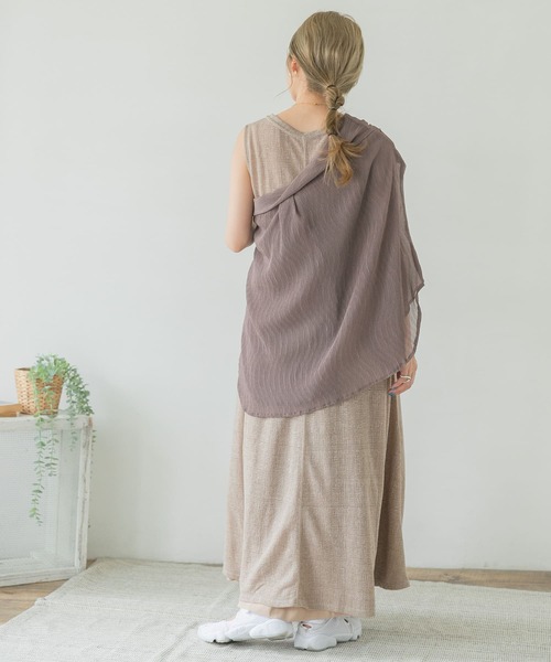 ITEMS URBANRESEARCH（アイテムズ アーバンリサーチ）の「ガーゼノースリーブワンピース（ワンピース・レディース・チャコールグレー/ベージュ/オフホワイト・FREE）」の10枚目の写真