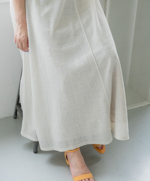 ITEMS URBANRESEARCH（アイテムズ アーバンリサーチ）の「ガーゼノースリーブワンピース（ワンピース・レディース・チャコールグレー/ベージュ/オフホワイト・FREE）」の12枚目の写真