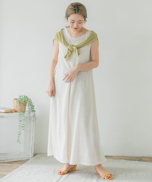 ITEMS URBANRESEARCH（アイテムズ アーバンリサーチ）の「ガーゼノースリーブワンピース（ワンピース・レディース・チャコールグレー/ベージュ/オフホワイト・FREE）」の14枚目の写真