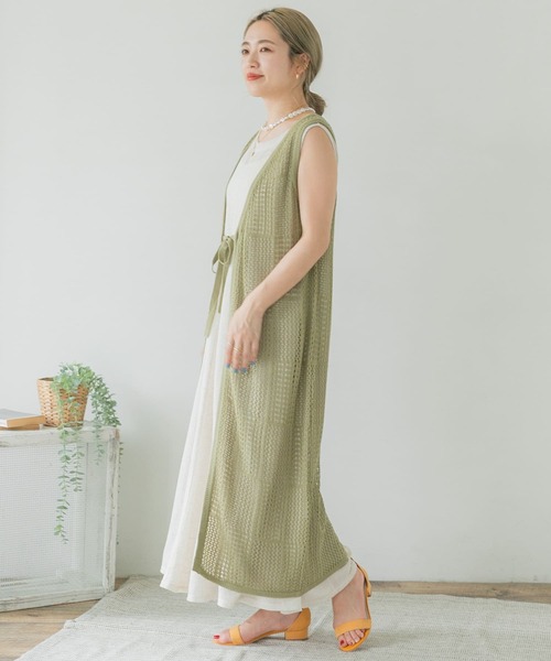 ITEMS URBANRESEARCH（アイテムズ アーバンリサーチ）の「ガーゼノースリーブワンピース（ワンピース・レディース・チャコールグレー/ベージュ/オフホワイト・FREE）」の18枚目の写真