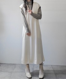 Chiaro | ポンチVネックスリットワンピース(ジャンパースカート)