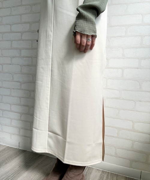 Chiaro（キアロ）の「ポンチVネックスリットワンピース（ジャンパースカート・レディース・ブラック/オレンジ/アイボリー/グレイッシュベージュ・FREE）」の15枚目の写真