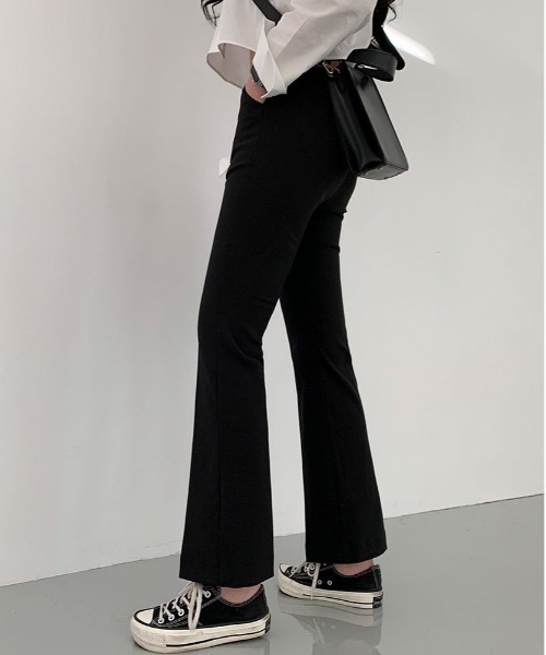 BEIDELLI（ベイデリー）の「[BELLIDE MADE] ブーツカットストレッチスラックス（スラックス・レディース・ブラック/ベージュ・SMALL/MEDIUM）」の10枚目の写真