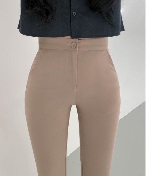 BEIDELLI（ベイデリー）の「[BELLIDE MADE] ブーツカットストレッチスラックス（スラックス・レディース・ブラック/ベージュ・SMALL/MEDIUM）」の3枚目の写真