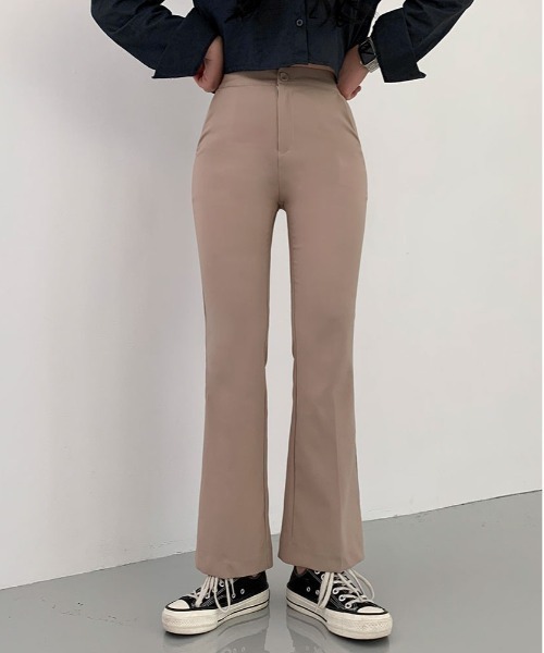 BEIDELLI（ベイデリー）の「[BELLIDE MADE] ブーツカットストレッチスラックス（スラックス・レディース・ブラック/ベージュ・SMALL/MEDIUM）」の5枚目の写真